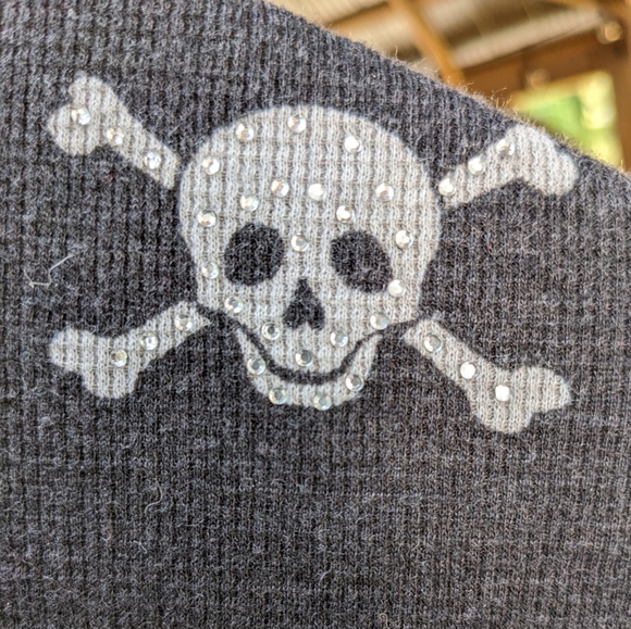 Skull Top - Picture 2 of 5